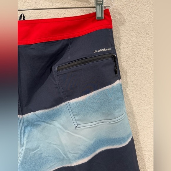 NWT Quiksilver Highline Surf Silk Airbrush Red White Blue Board Shorts Men's 31 - Picture 10 of 15